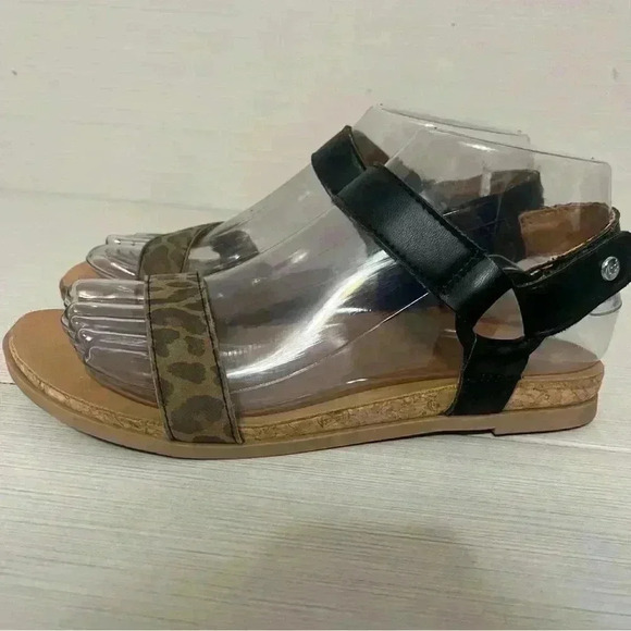 UGG Girls' Rynell Leopard Print Sandals - Picture 6 of 10